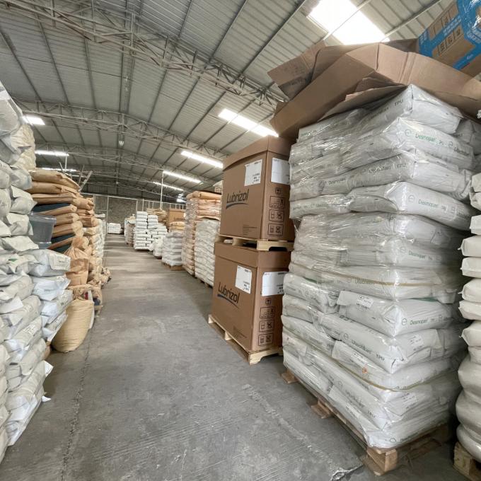 Virgin TPU Thermoplastisches Polyurethan Granulat 64D in loser Schüttung Flammenhemmend TPEE TPU Muster 17