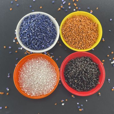 Kundenspezifische Farbabstimmung TPU für spritzgegossene, längliche Schuhsohlen und Handyhüllen