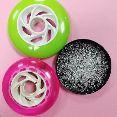 TPU-Rohmaterial für Rollen mit guter Härte: Shore 74-85D zur Auswahl. Abriebfestigkeit, Korrosionsbeständigkeit. Lange Lebensdauer, Beständigkeit gegen niedrige/hohe Temperaturen, gute Wahl für Skateboards.