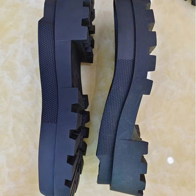 60 65 Thermoplastische Polyurethan-Schaumpellets Polyesterharz