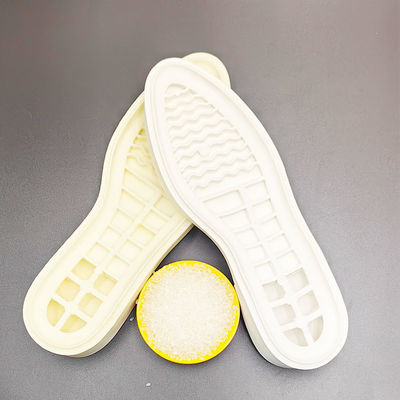 60 65 Thermoplastische Polyurethan-Schaumpellets Polyesterharz