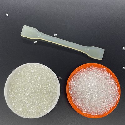 Hohe Transparenz, schnelle Formgebung, gute Widerstandsfähigkeit, ausgezeichnete Zähigkeit, umweltfreundliche TPU-Plastik-Injektionsform oder Extrusionspartikel, geeignet für Haustierspielzeug, Sprungseilen, Drähte