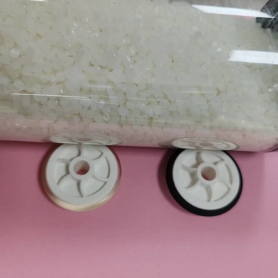 Leitfähiges TPU-Material kann mit einstellbarer Farbe sowie guter Festigkeit und Zähigkeit angepasst werden.