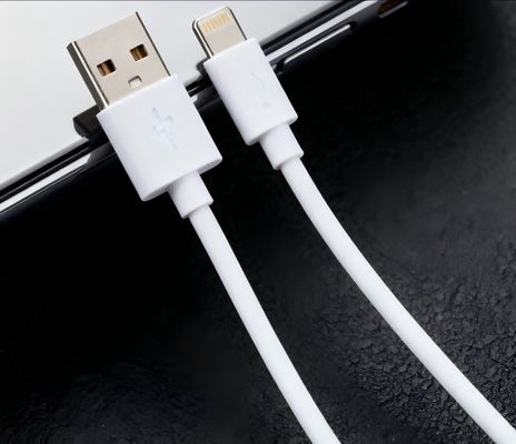 Leitfähiges TPU, stabiler Oberflächenwiderstand, gute Zähigkeit, ausgezeichnete Abriebfestigkeit für Elektronikzubehör